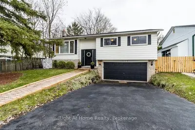 1496 ELM Road, Oakville, ON L6H 1W2