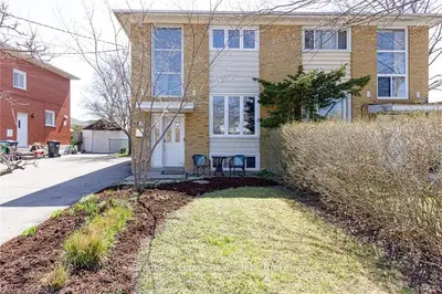 1480 freeport Drive, Mississauga, ON L5C 1S8