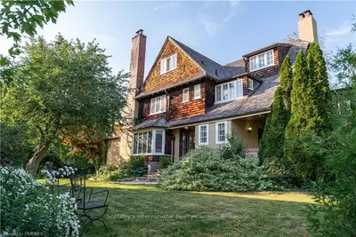 420 RANDALL Street, Oakville, ON L6J 1R8