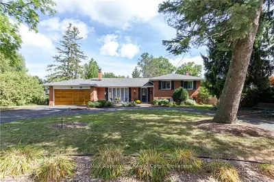 1605 Venetia Drive, Oakville, ON L6L 1K8