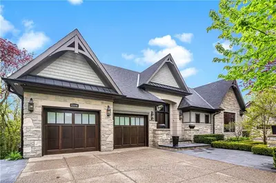 1206 WILDFIELD Crescent, Mississauga, ON L5H 3C2