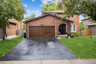 2416 POPLAR Crescent, Mississauga, ON L5J 4H3