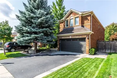 2105 OAK BLISS Crescent, Oakville, ON L6M 3K3