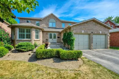570 BLENHEIM Crescent, Oakville, ON L6J 6P6
