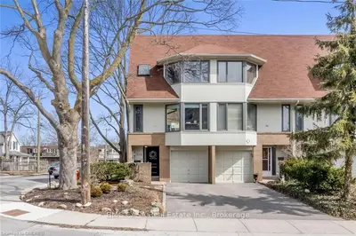 115 BRANT Street, Oakville, ON L6K 2Z7