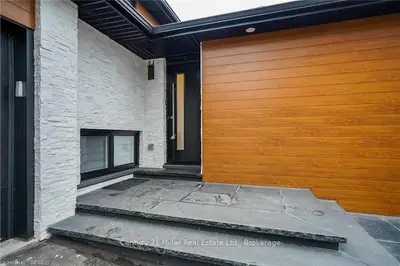 2102 THORNLEA Drive, Oakville, ON L6L 1K6