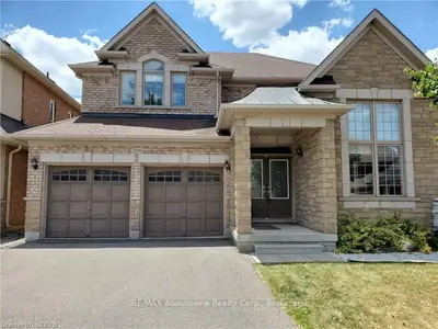 2256 MILLSTONE Drive, Oakville, ON L6M 0G1