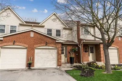 415 RIVER OAKS Boulevard W 18, Oakville, ON L6H 5P7