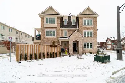 3087 HIBISCUS Gardens, Oakville, ON L5M 0Z2