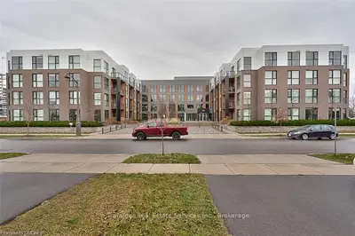 210 Sabina Drive 107, Oakville, ON L6H 0W6
