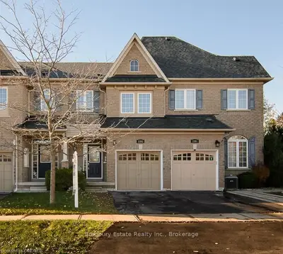 2393 WHISTLING SPRINGS Crescent, Oakville, ON L6M 0C3