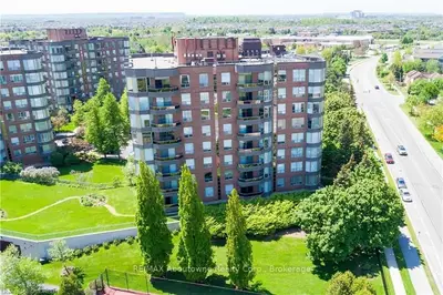 1905 PILGRIMS Way 205, Oakville, ON L6M 4R1