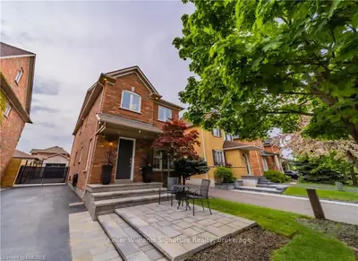 485 AMBLESIDE Drive, Oakville, ON L6H 6N8