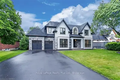 1374 Stanbury Road, Oakville, ON L6L 2J4