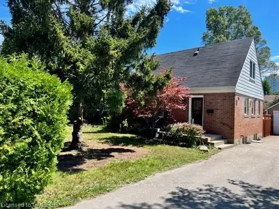 28 CRESCENT Road, Oakville, ON L6K 1W4
