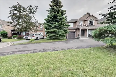 2382 PROUDFOOT Trail, Oakville, ON L6M 3Y1