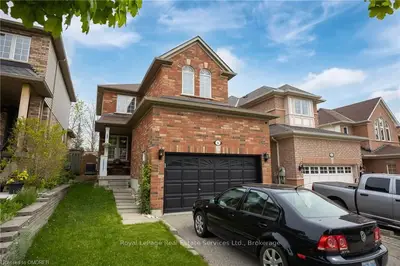 51 RUSSELL Street, Halton Hills, ON L7G 5Y8