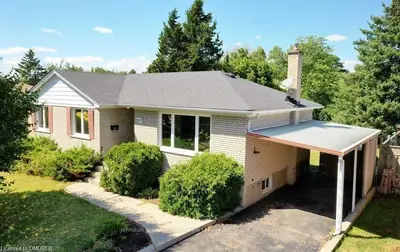 561 VALLEY Drive, Oakville, ON L6L 4L9