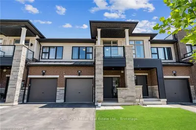 384 Wheat Boom Drive, Oakville, ON L6H 0R4