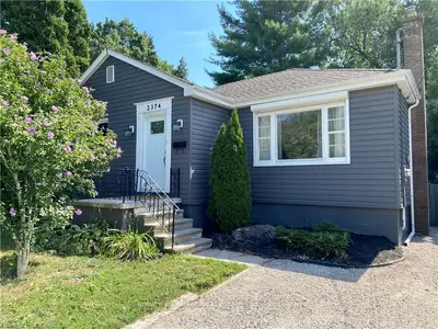 2374 WOODWARD Avenue, Burlington, ON L7R 1T9