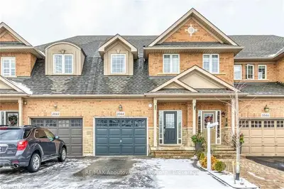 2044 REDSTONE Crescent, Oakville, ON L6M 5B1