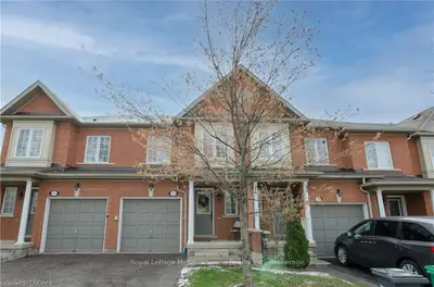 7360 Zinnia Place 28, Mississauga, ON L5W 2A1