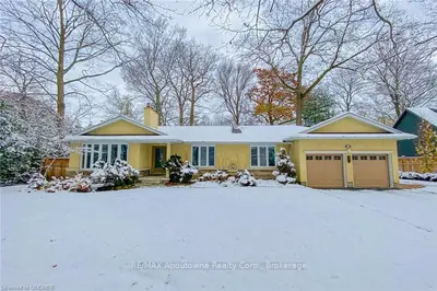 1114 CRESTVIEW Street, Oakville, ON L6J 2C6