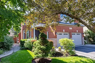 1310 WAUBANOKA Way, Oakville, ON L6M 3V2