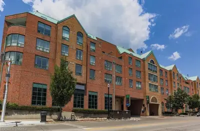 221 ROBINSON Street 212, Oakville, ON L6J 7N9