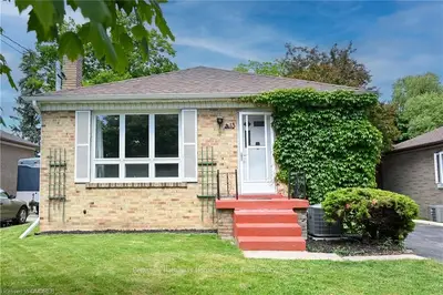 13 PINE Avenue S MAIN FLOOR, Mississauga, ON L5H 2P5