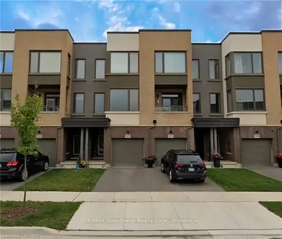 165 Huguenot Road, Oakville, ON L6H 0L4