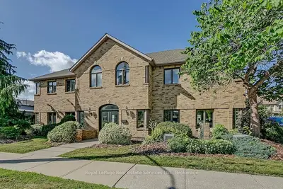 110 NELSON Street 2, Oakville, ON L6L 3H9