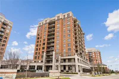 2379 CENTRAL PARK Drive 1101, Oakville, ON L6H 0E3