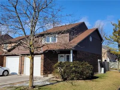 2185 FAIRCHILD Boulevard 12, Burlington, ON L7P 3P6