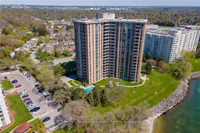 5250 LAKESHORE Road 704, Burlington, ON L7L 5L2