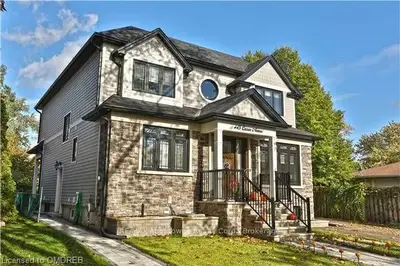 445 CAESAR Avenue LOWER, Oakville, ON L6J 3Z1