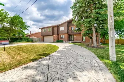 3485 CAWTHRA Road, Mississauga, ON L5A 2X9