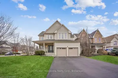 7133 WHITE PINE Court, Mississauga, ON L5W 1W6