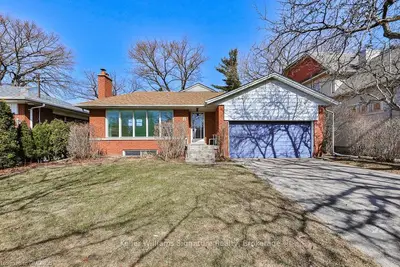 4 LEAMINGTON Avenue, Toronto W07, ON M8Z 2W4