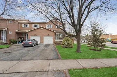 1211 Cottonwood Crescent, Oakville, On L6m 2w6