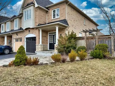 2269 Stone Glen Crescent, Oakville, ON L6M 0C8