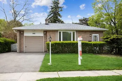 1980 BARSUDA Drive, Mississauga, ON L5J 1V7