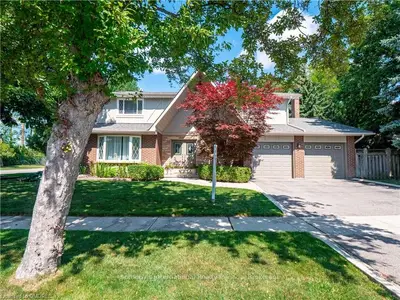 2530 ANNELYN Court, Mississauga, ON L5C 2Z8