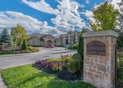1460 Bishops Gate 104, Oakville, On L6m 4n5