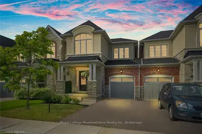 10 SIERRA Crescent, Halton Hills, ON L7G 0L9
