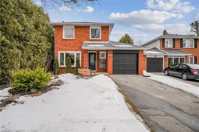 241 Village Wood Road, Oakville, ON L6L 5S6