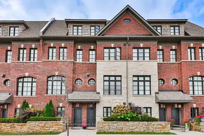 2160 Trafalgar Road 10, Oakville, ON L6H 7H2
