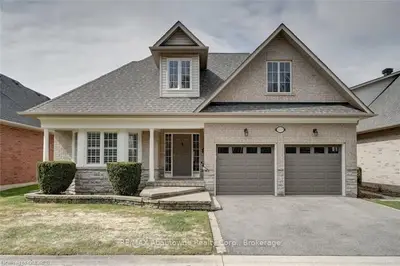 2333 RAVINE Gate, Oakville, ON L6M 4R1