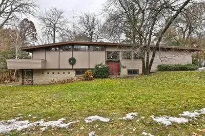 1307 GREENOAKS Drive, Mississauga, ON L5J 3A1