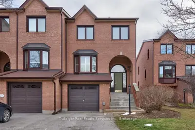 1100 QUEENS Avenue 17, Oakville, ON L6H 2B5